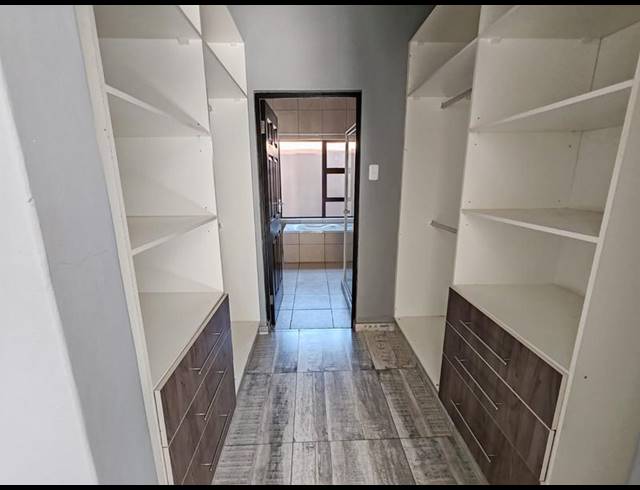 4 BEDROOM CLUSTER FOR SALE IN THREE RIVERS EAST